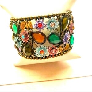 Womans Pewter Flower & Tea Drops  Gems  Of Many Colors Cuff Bracelet